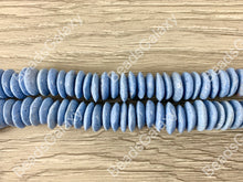 Cargar imagen en el visor de la galería, Platillo de poder de vidrio marino azul bebé hecho a mano Cuentas Rondelle de Ghana África