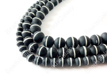 Load image into Gallery viewer, Matte Solid Black Onyx Round Beads with White Stripe Natural Agate Gemstone Beads High Quality Healing Stone 6mm-10mm Around 15"