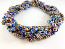 Cargar imagen en el visor de la galería, Cuentas Krobo de cristal marino hechas a mano de Ghana África