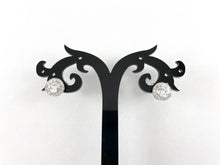 Cargar imagen en el visor de la galería, Pendientes con halo redondo pavimentado con circonita cúbica chapados en oro/platino de 18 quilates sobre cobre, 5 pares