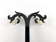 Cargar imagen en el visor de la galería, Pendientes con halo redondo pavimentado con circonita cúbica chapados en oro/platino de 18 quilates sobre cobre, 5 pares