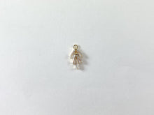 Cargar imagen en el visor de la galería, Charms con pavé de circonita cúbica en racimo de hojas en baño de oro de 18 quilates, 8 piezas