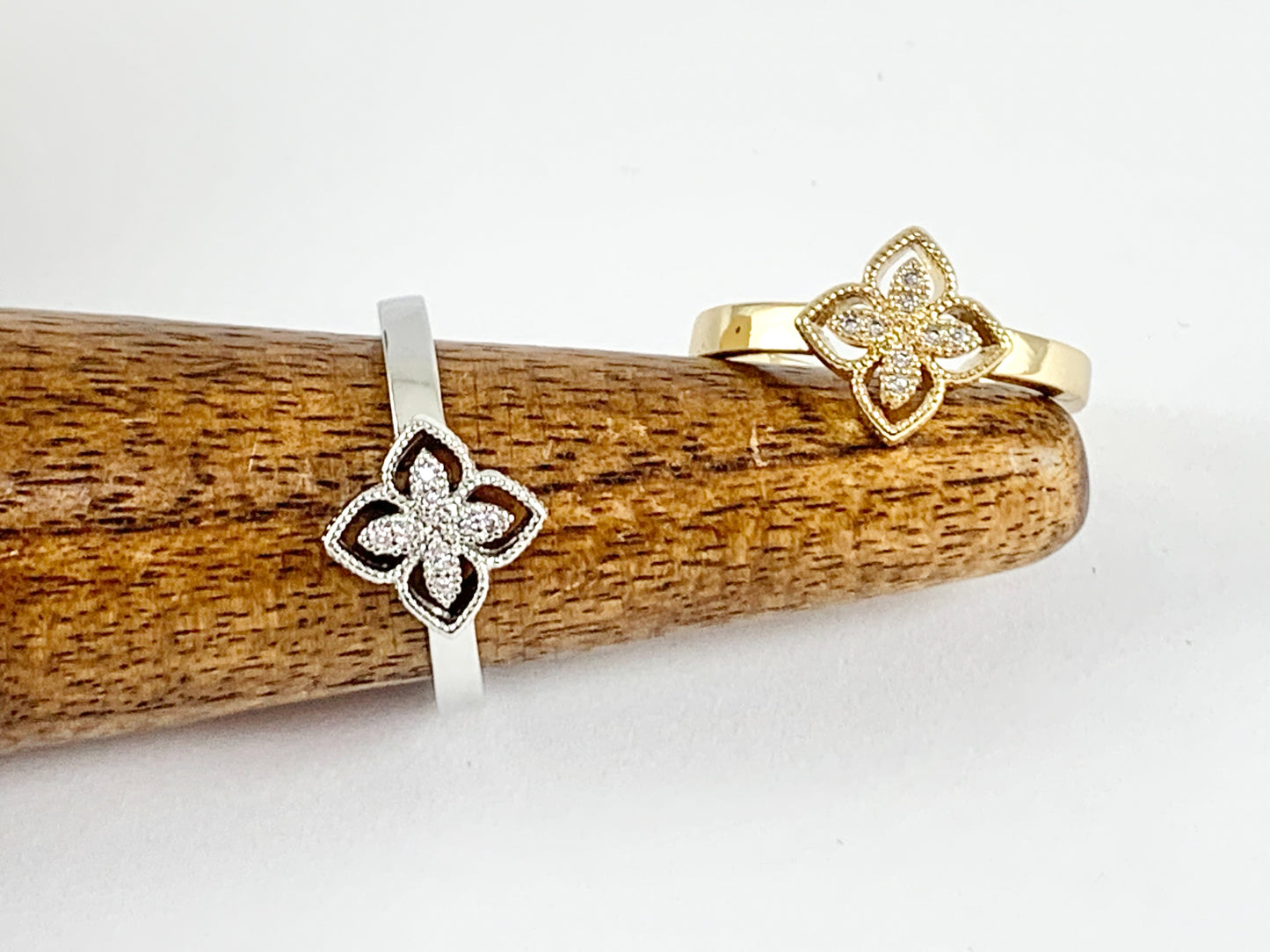 Four Leaf Clover Rings in CZ Pave Rhinestones 18K Gold or Silver plated over Copper 4 pcs