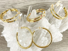 Cargar imagen en el visor de la galería, Pendiente de aro circular pavimentado con circonitas cúbicas chapado en oro de 18 quilates sobre cobre, 3 pares
