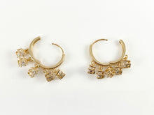 Cargar imagen en el visor de la galería, Pendientes de aro Huggie colgantes con moneda pavé de circonita cúbica delicada chapados en oro de 18 quilates, 3 pares