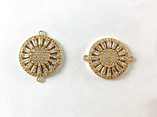 Cargar imagen en el visor de la galería, 18K Gold Plated CZ Cubic Zirconia Pave Daisy Coin Connector Over Copper 5 pcs