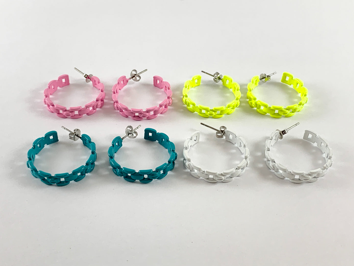 Pendientes de aro estilo eslabón de cadena de oro neón pastel esmaltado chapado en oro real de 18 quilates, 3 pares