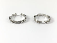 Cargar imagen en el visor de la galería, Anillo apilable con racimo de diamantes cuadrados geométricos con pavé de circonita chapado en oro real/platino de 18 quilates, 5 piezas