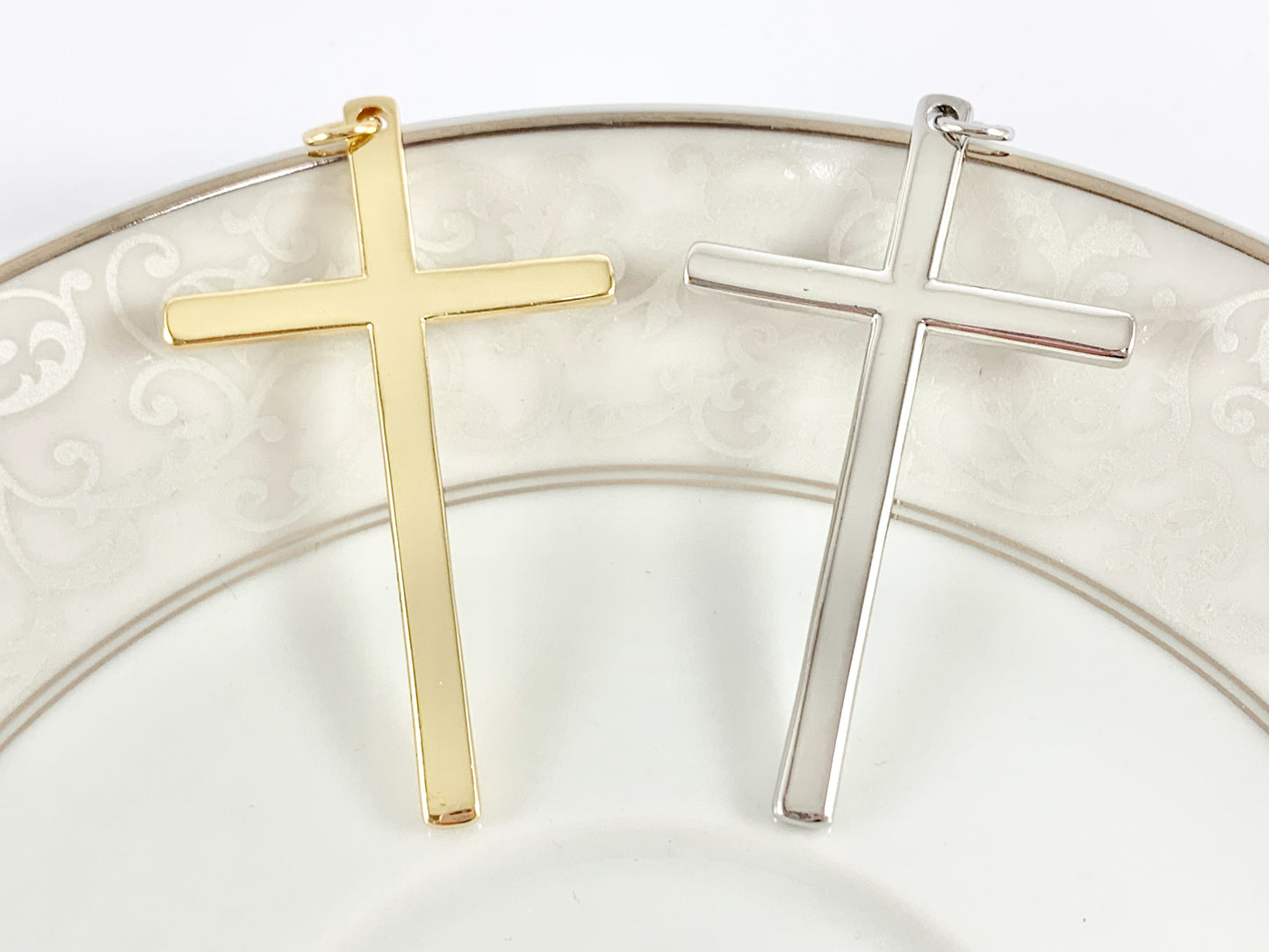 Large Plain Cross Pendant in 18K Gold or Silver Plated over Copper Cross 5 pcs