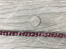 Cargar imagen en el visor de la galería, Cuentas de vidrio Sankas granate hechas a mano de Ghana África