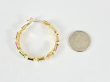 Cargar imagen en el visor de la galería, Aros Baguette CZ Pave multicolor en oro de 18 quilates o chapado en plata sobre cobre 2 pares