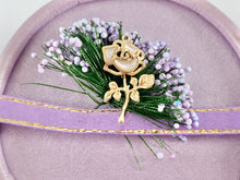 Load image into Gallery viewer, Delicate Gold Rose White Shell Dangle Pendants Charms in 18K Gold plated Copper 6pcs