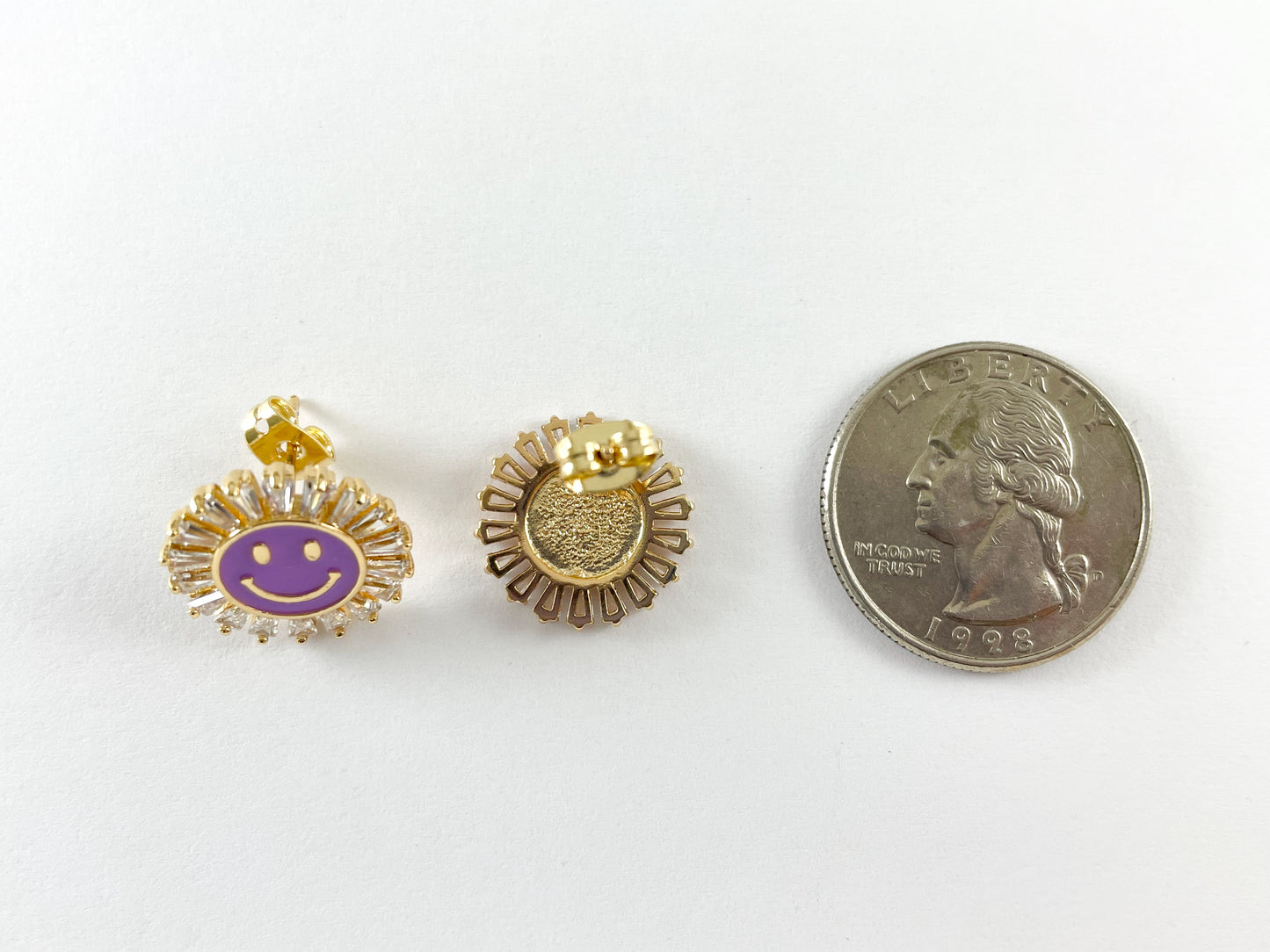 Pendientes chapados en oro real de 18 quilates con circonita cúbica esmaltada y cara sonriente en colores pastel sobre latón, 3 pares