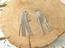 Cargar imagen en el visor de la galería, Borlas de metal con flecos colgantes chapados en oro de 18 quilates/chapados en plata sobre latón, 8 piezas