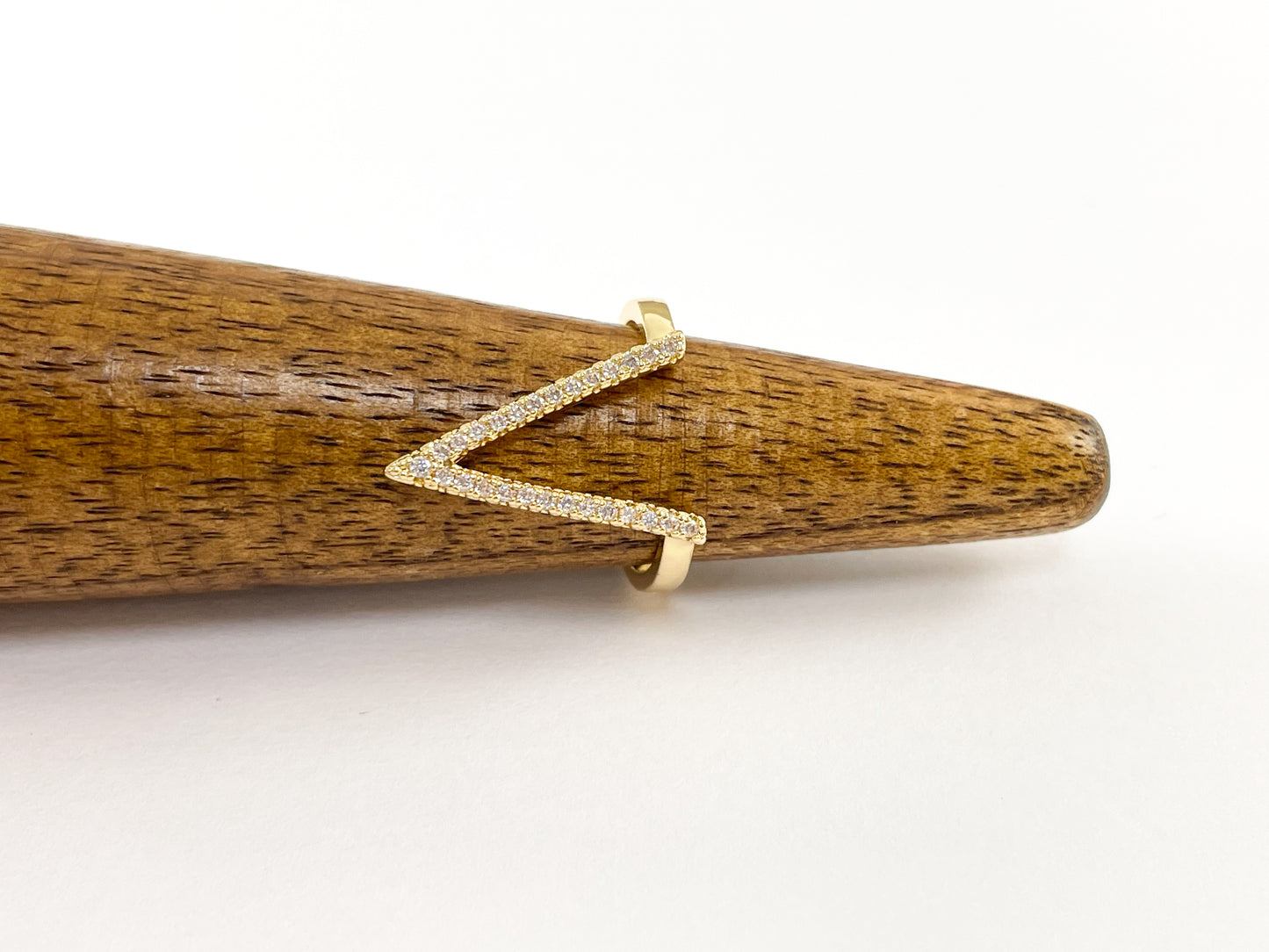 Anillo en forma de V de Chevron ajustable con pavé de circonita cúbica de cobre chapado en oro real de 18 quilates, 5 piezas