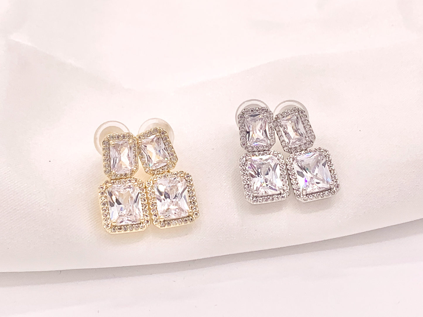 Pendientes rectangulares con pavé de circonita cúbica deslumbrante con diamantes de imitación deslumbrantes y talla esmeralda en oro de 18 quilates o cobre chapado en plata, 3 pares