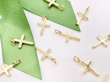 Cargar imagen en el visor de la galería, Dainty Plain Cross Charms Pendants in 18K Gold Plated Copper 20 PCS
