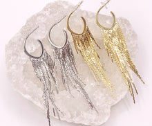 Cargar imagen en el visor de la galería, Hermosos aretes con flecos y borlas en oro de 18 quilates o cobre bañado en plata 1 par
