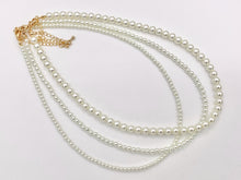 Cargar imagen en el visor de la galería, Delicate Dainty Minimalist Pearl Finished Necklace with Gold Plated Copper Clasps 1 PC
