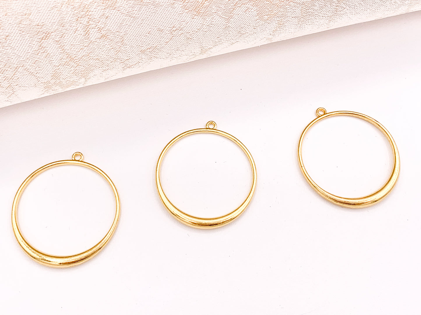 34mm Pewter Circle Pendants Bulk Order in Light Gold, Gold, Matte Gold, Silver, Brass, Gunmetal and Copper