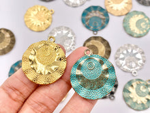 Cargar imagen en el visor de la galería, 26mm Pewter Wavy Hammered Coin Charms Cute Swirl Coin Pendants in Light Gold, Gold, Silver, Bronze, Gunmetal and Blue Patina Color
