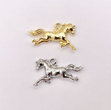 Load image into Gallery viewer, Detailed 3D Horse Charm in Real 18K Gold/Silver Plated Over Copper 10 PCS
