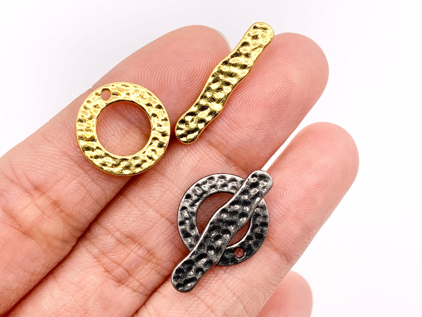 14mm Pewter Toggles Hammered Circle Clasps in Gold, Light Gold, Silver, Bronze And Gunmetal