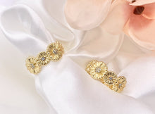 Load image into Gallery viewer, Delicate Daisy Cubic Zirconia Rhinestone Flower Ring Adjustable Rings in 18K Gold Plated Copper 4 PCS
