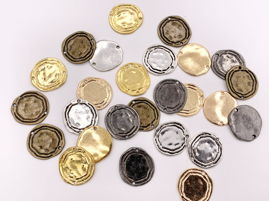 Colgantes de círculo de remolino de peltre de 24 mm Tamaño de un cuarto Moneda plana Conectores de 2 agujeros Pedido a granel en oro, oro rosado, plata, latón y bronce