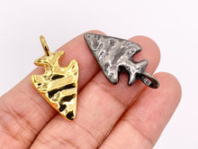 Load image into Gallery viewer, 15x27mm Pewter Arrowhead Pendants in Gold, Rosy Gold, Silver, Matte Silver, Copper, Brass, Gunmetal and Blue Patina 24PCS
