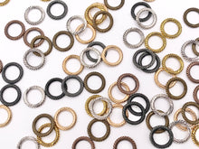 Cargar imagen en el visor de la galería, 13mm Pewter Textured Roped Circle Ring Pendants Bulk Order in Gold, Rosy Gold, Silver, Brass, Copper, Gunmetal
