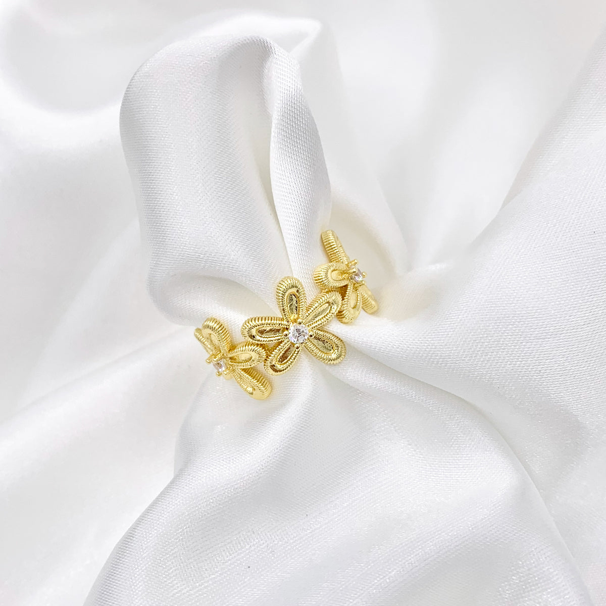 Delicate Daisy Cubic Zirconia Rhinestone Flower Ring Adjustable Rings in 18K Gold Plated Copper 5 PCS