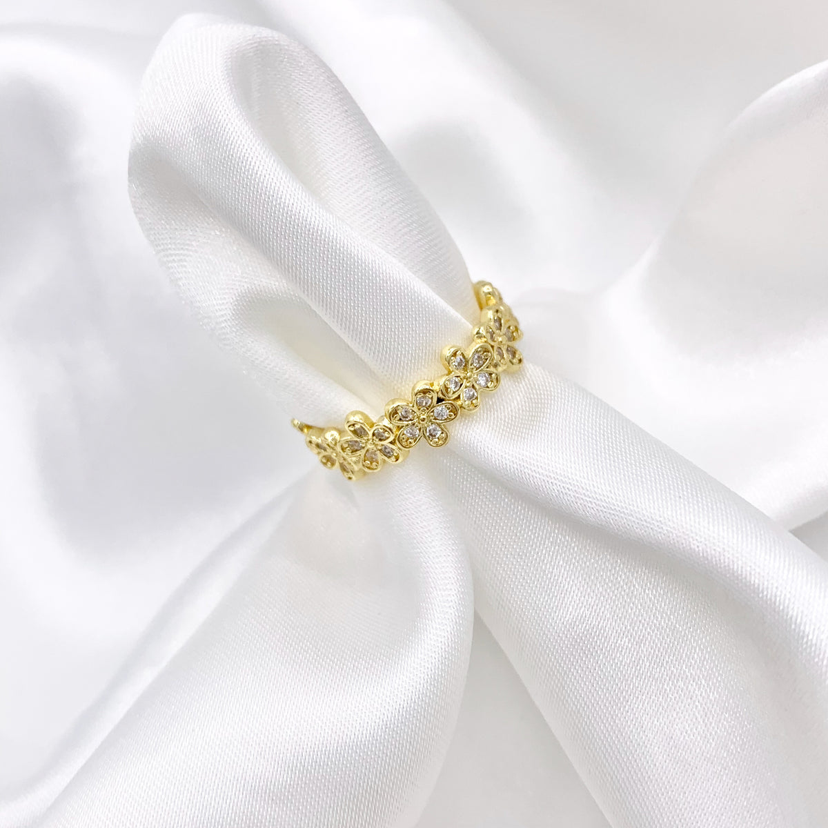 Delicate Daisy Cubic Zirconia Rhinestone Flower Ring Adjustable Rings in 18K Gold Plated Copper 5 PCS