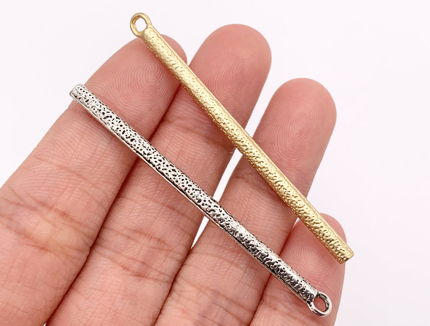 Colgantes de palo martillado de peltre de 50 mm/2 pulgadas, dije de palo largo fino, pedido a granel en oro mate, oro, plata, latón y bronce