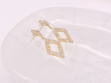 Cargar imagen en el visor de la galería, Aretes de lujo con pavé de circonitas baguette y forma de diamante en oro de 18 k y plata sobre cobre, 2 pares
