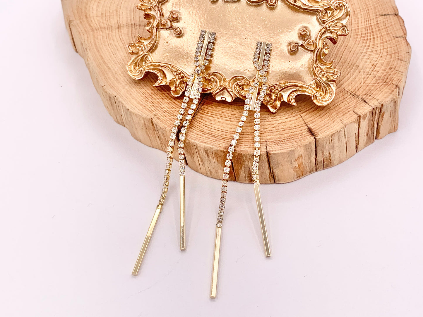 Pendientes largos, hermosos y delicados con diamantes de imitación de circonita cúbica, elegantes con borlas en cobre chapado en oro de 18 quilates