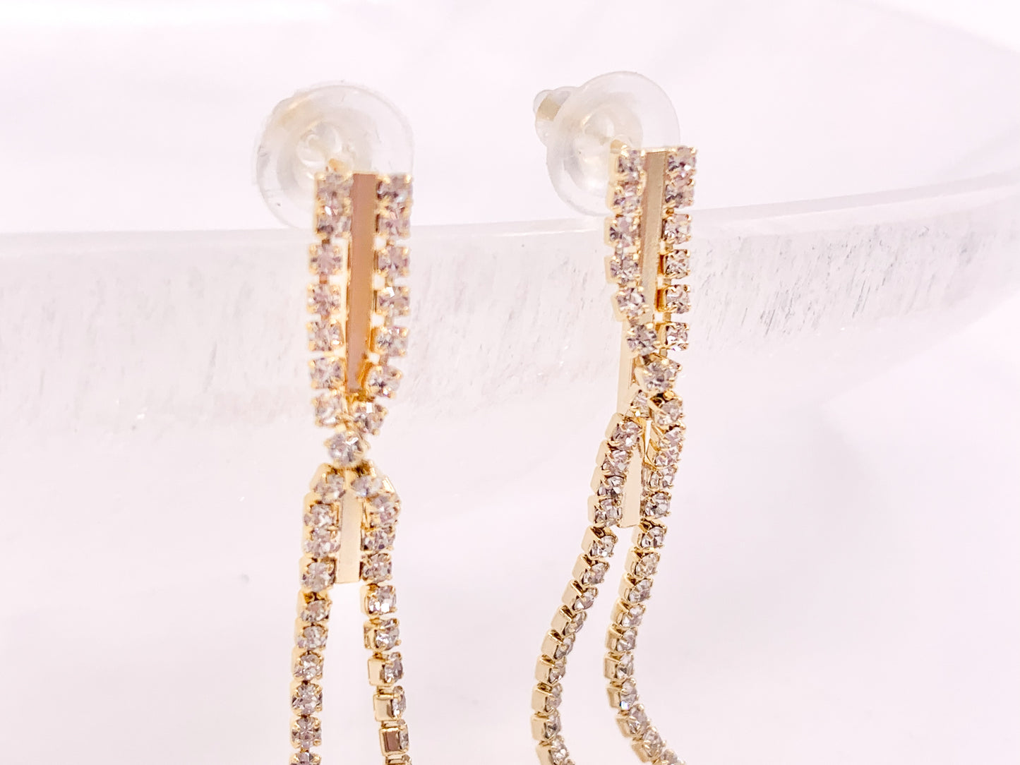 Pendientes largos, hermosos y delicados con diamantes de imitación de circonita cúbica, elegantes con borlas en cobre chapado en oro de 18 quilates