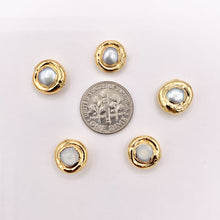 Cargar imagen en el visor de la galería, 10-11mm Gold Trim Freshwater Pearl Coin Spacer Beads in 18K Gold Plated Copper 10 PCS
