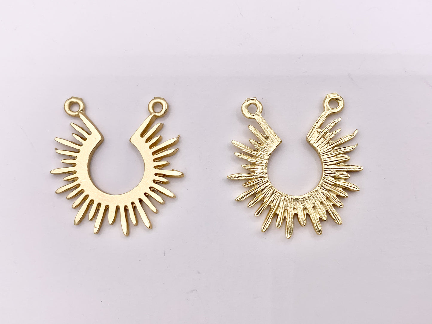 Matte Gold Pewter Cute Sunburst Circle Charms/Connectors 16 PCS