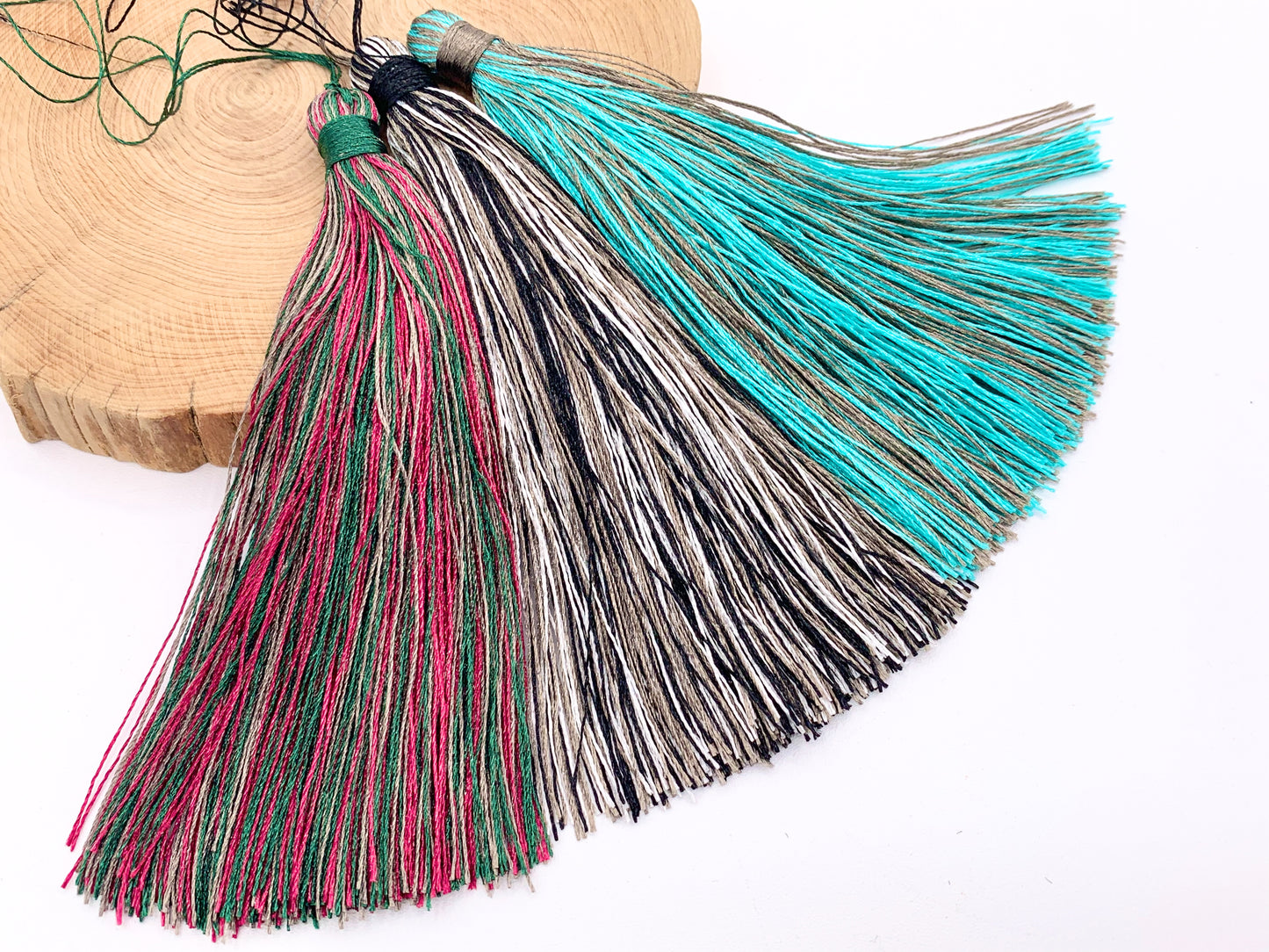 Borla de seda de 4,75 pulgadas de largo Hermosa borla hecha a mano de colores mezclados Borla grande Mala Magenta/Verde, Negro/Blanco, Aqua/Gris