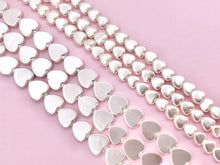 Cargar imagen en el visor de la galería, 6mm 8mm Shell Pearl Heart Shape Mother of Pearl White Heart Beads Around 15-16"
