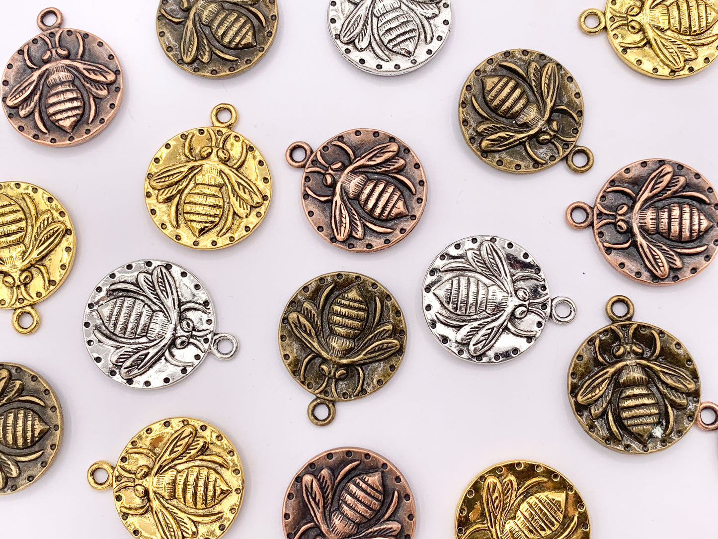 20mm Pewter Double Sided Bumble Bee Carved Circle Pendants Cute Animal Coin Charms Bulk Order in Gold, Silver, Brass, Copper 125G