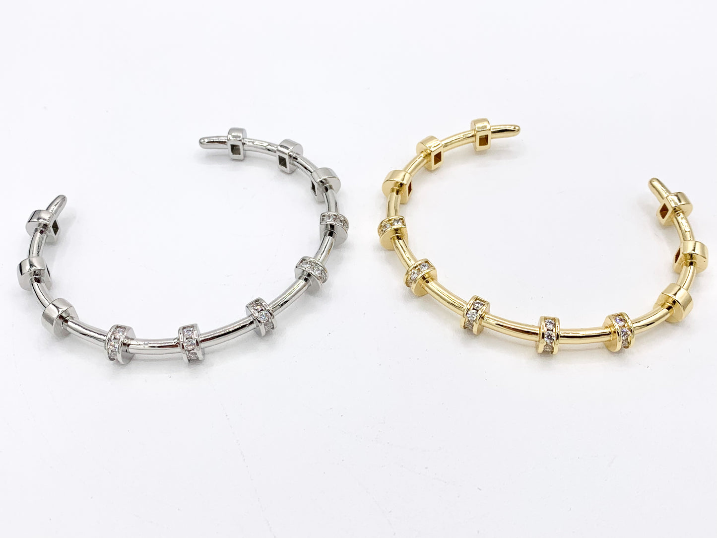 Dainty CZ Pave Rhinestone Rondelle Pulsera Puños Oro real/Platino Cobre chapado en 18 quilates