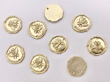 Load image into Gallery viewer, 19mm Pewter Matte Gold Bumble Bee Carved Circle Pendants Cute Animal One Sided Coin Charms  15 PCS
