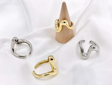 Cargar imagen en el visor de la galería, Chevron V Shaped Geometric Curved Ring in Real Gold/Silver 18K Plated Copper Adjustable Ring 5 PCS
