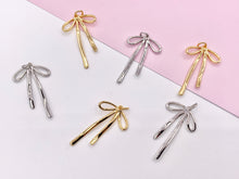 Cargar imagen en el visor de la galería, Cute Bowtie Pendant in 18K Gold/Platinum Plated Over Copper 8 PCS
