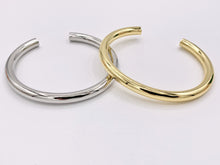 Cargar imagen en el visor de la galería, Chunky Thick Plain Adjustable Bracelet Cuffs in 18K Gold Plating or Silver Plating 2 PCS
