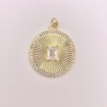 Cargar imagen en el visor de la galería, Large CZ Pave Coin Pendant in 18K Gold plated Copper 6 PCS
