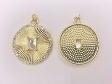 Cargar imagen en el visor de la galería, Large CZ Pave Coin Pendant in 18K Gold plated Copper 6 PCS
