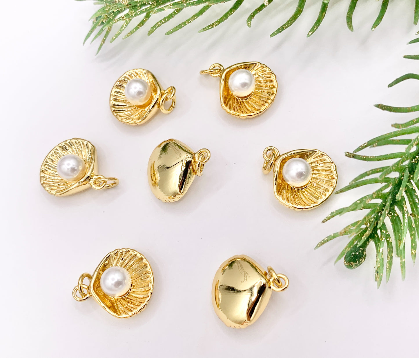 Pearl in Shell Shape Summer Sealife Pendant in Real Gold 18K Plated Over Brass 10 PCS